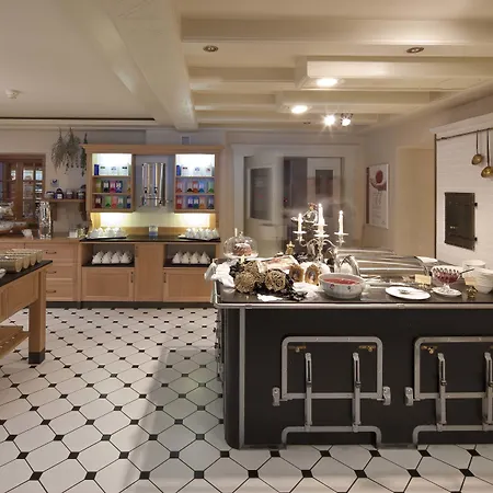Otel Der Wiesenhof 4*